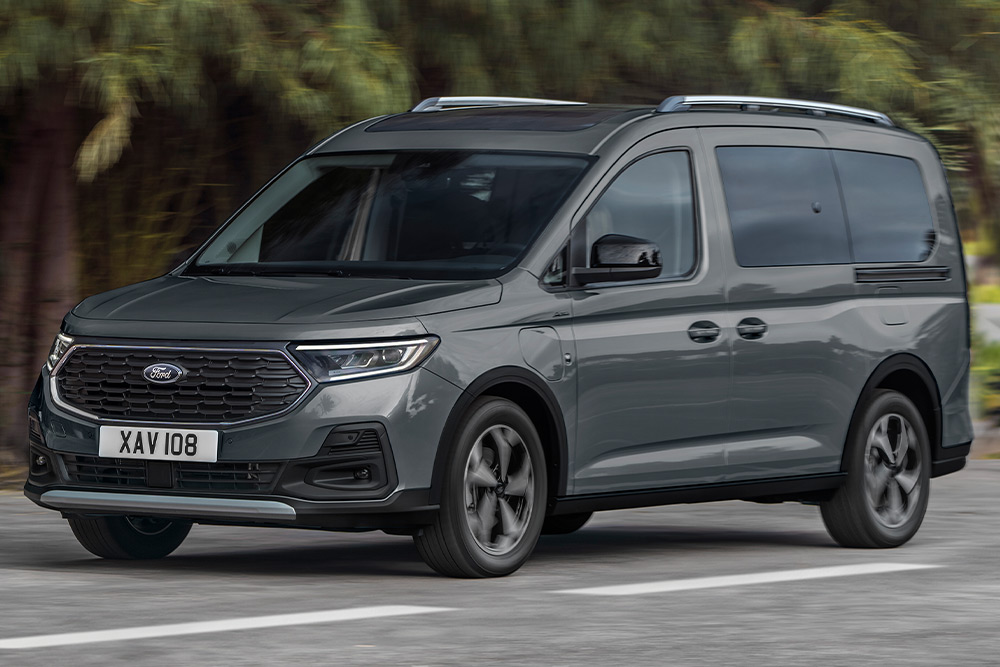 Ford Tourneo Connect přední šikmý pohled