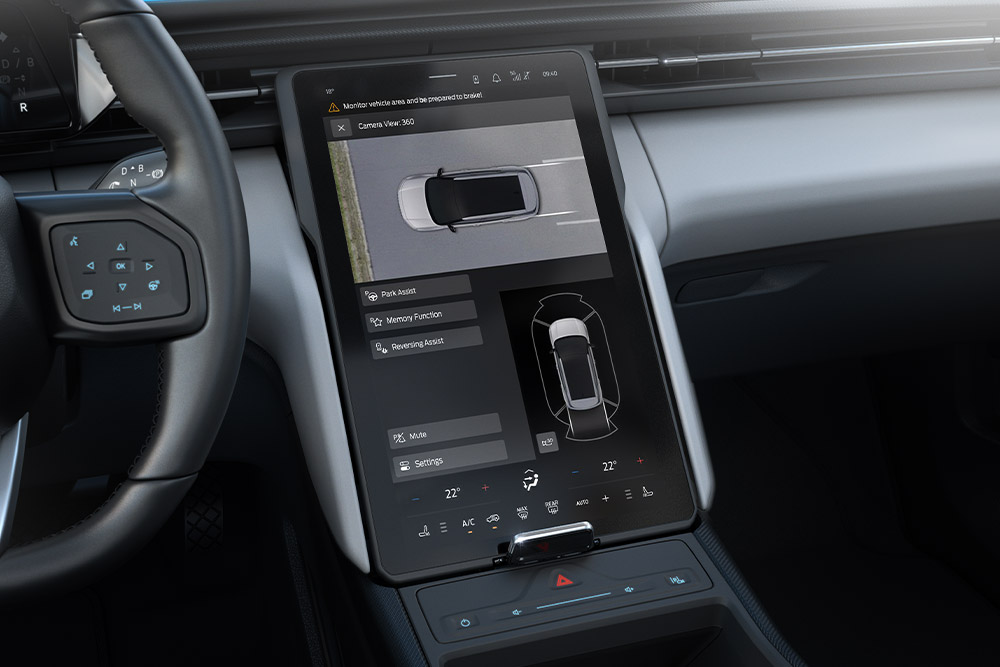 Detailní záběr palubní desky Fordu Explorer® se zobrazením nabízených technologií.
