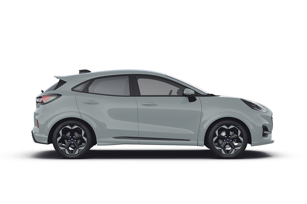 Šedý Ford Puma, součást řady kompaktních vozů Ford.