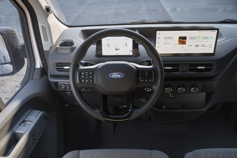 Pohled na přístrojovou desku modelu Ford Transit City