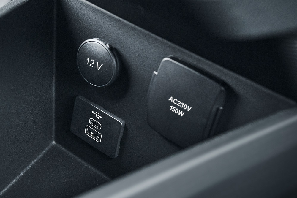 Ford E-Tourneo Courier USB vstupy